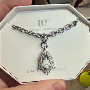 BP OG The gleam of forgotten signs